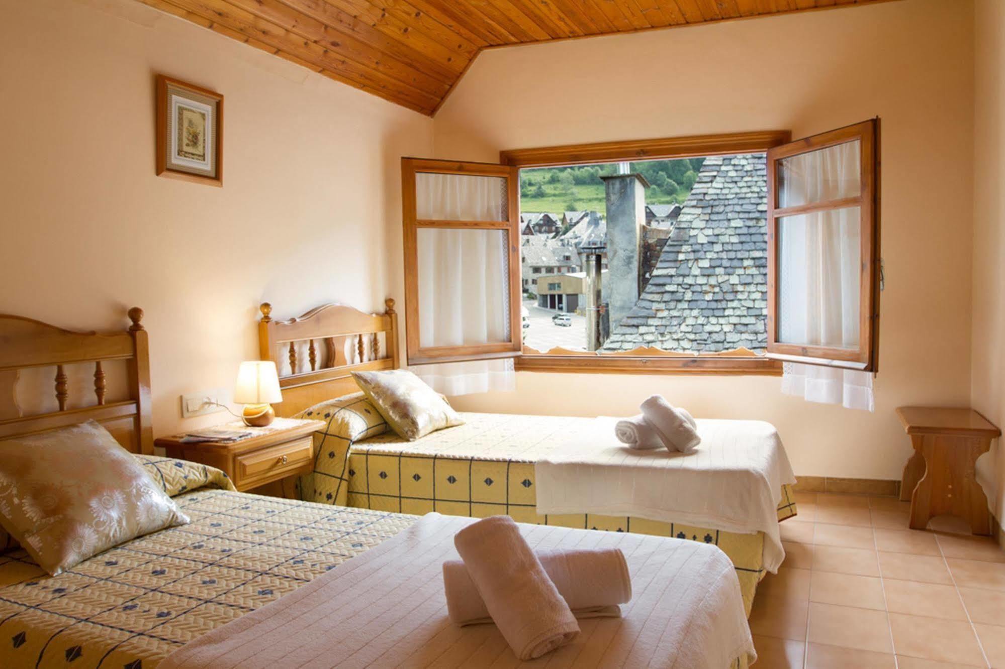 Hostal Aiguamog Salardú Kültér fotó